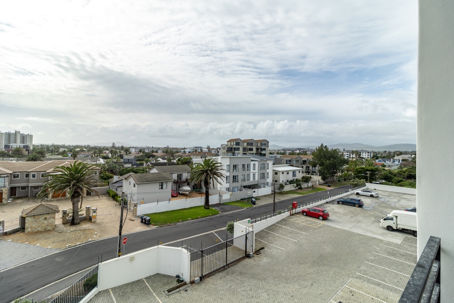 1 Bedroom Property for Sale in Bloubergstrand Western Cape